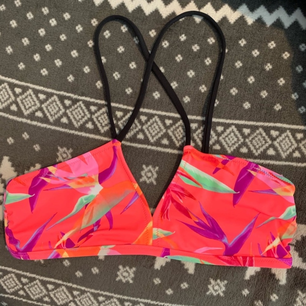 3/$35 PINK Victoria Secret floral bikini top